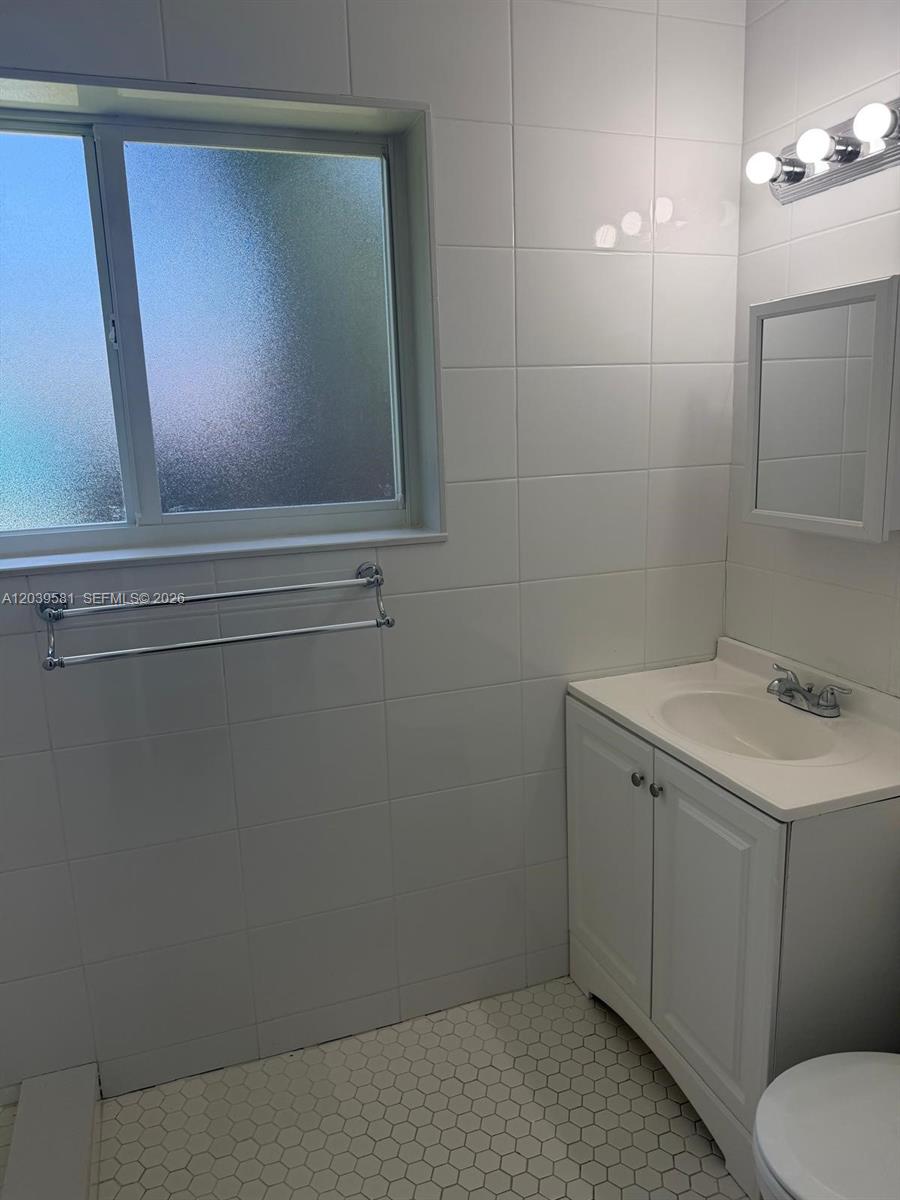 245 Southwest 24th Road Miami, FL 33129 - Photo 13 of 19