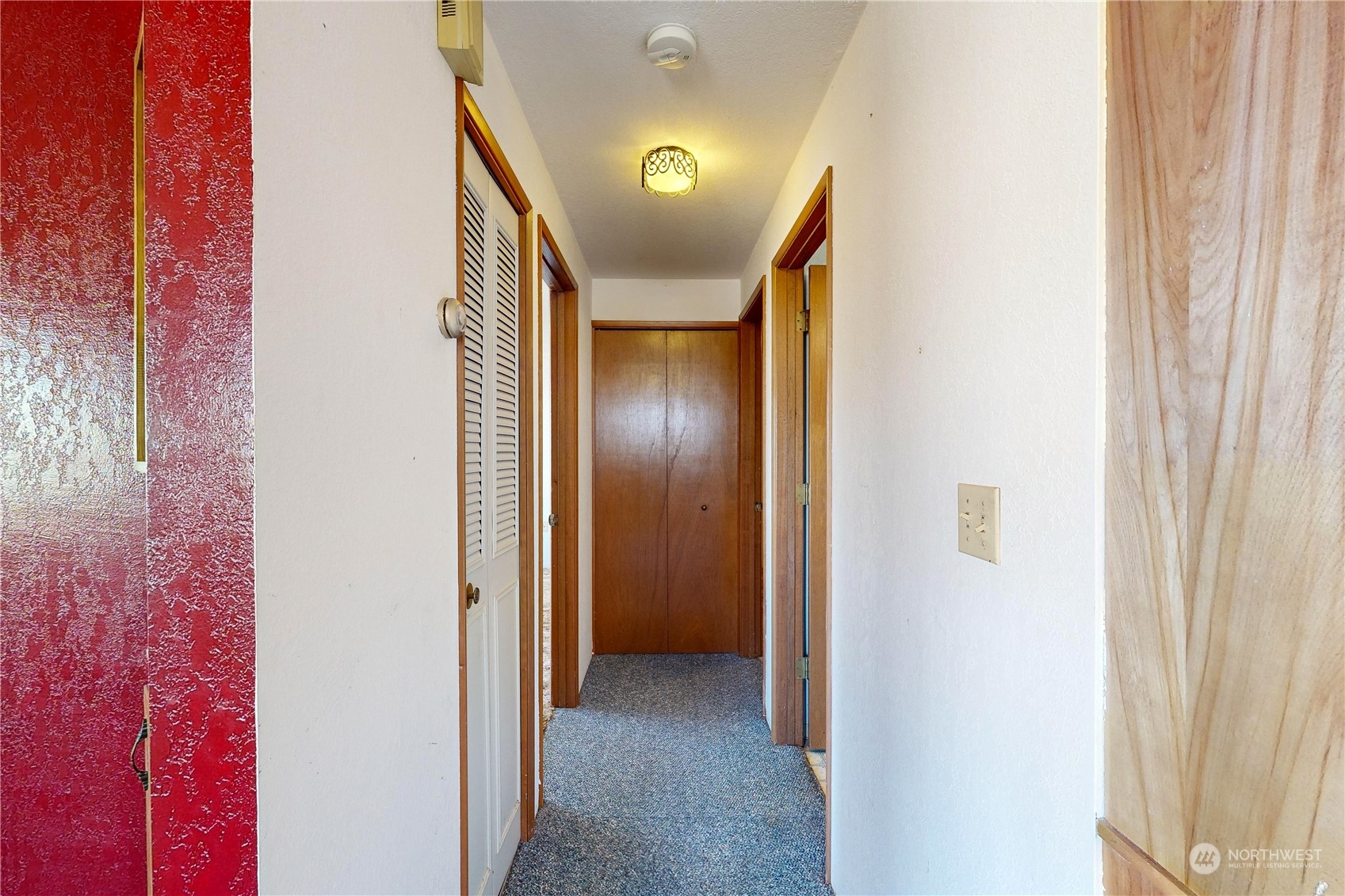 446 North 3rd Street Athena, OR 97813 - Photo 7 of 22 a view of a hallway with a livingroom and a bathroom
