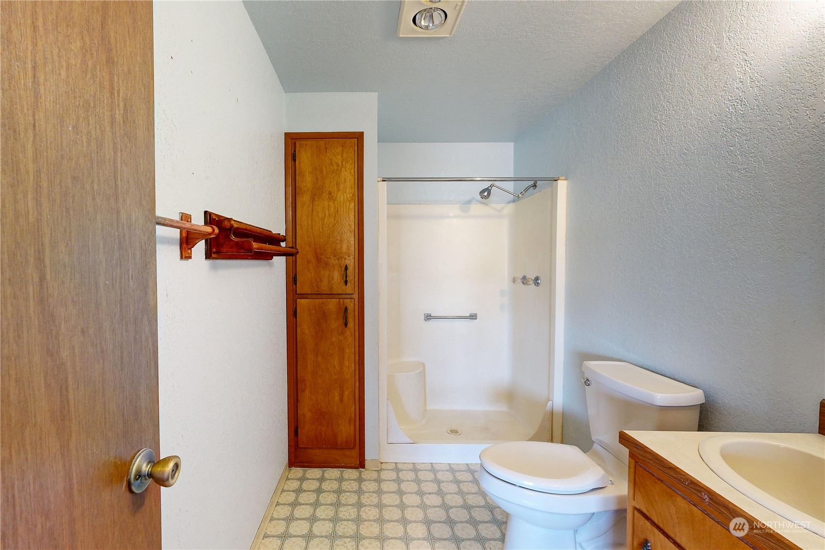 446 North 3rd Street Athena, OR 97813 - Photo 8 of 22 a bathroom with a toilet and a shower
