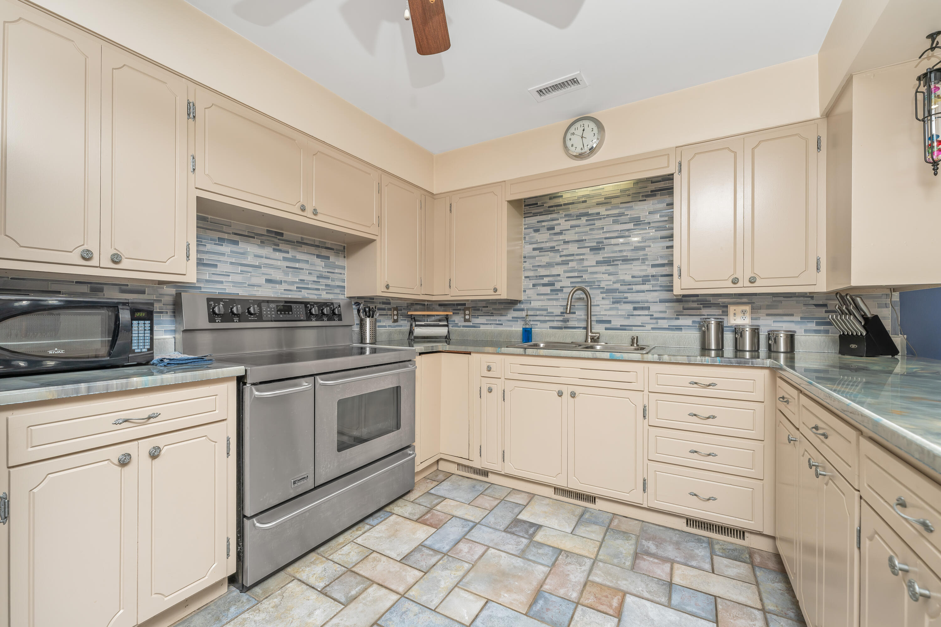 4405 South 29th Street Kalamazoo, MI 49048 - Photo 13 of 66 DSC05105-2