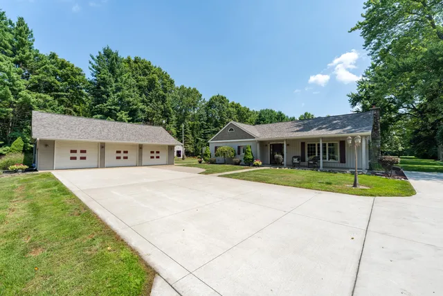 $475,000 | 4405 South 29th Street, Kalamazoo, MI 49048