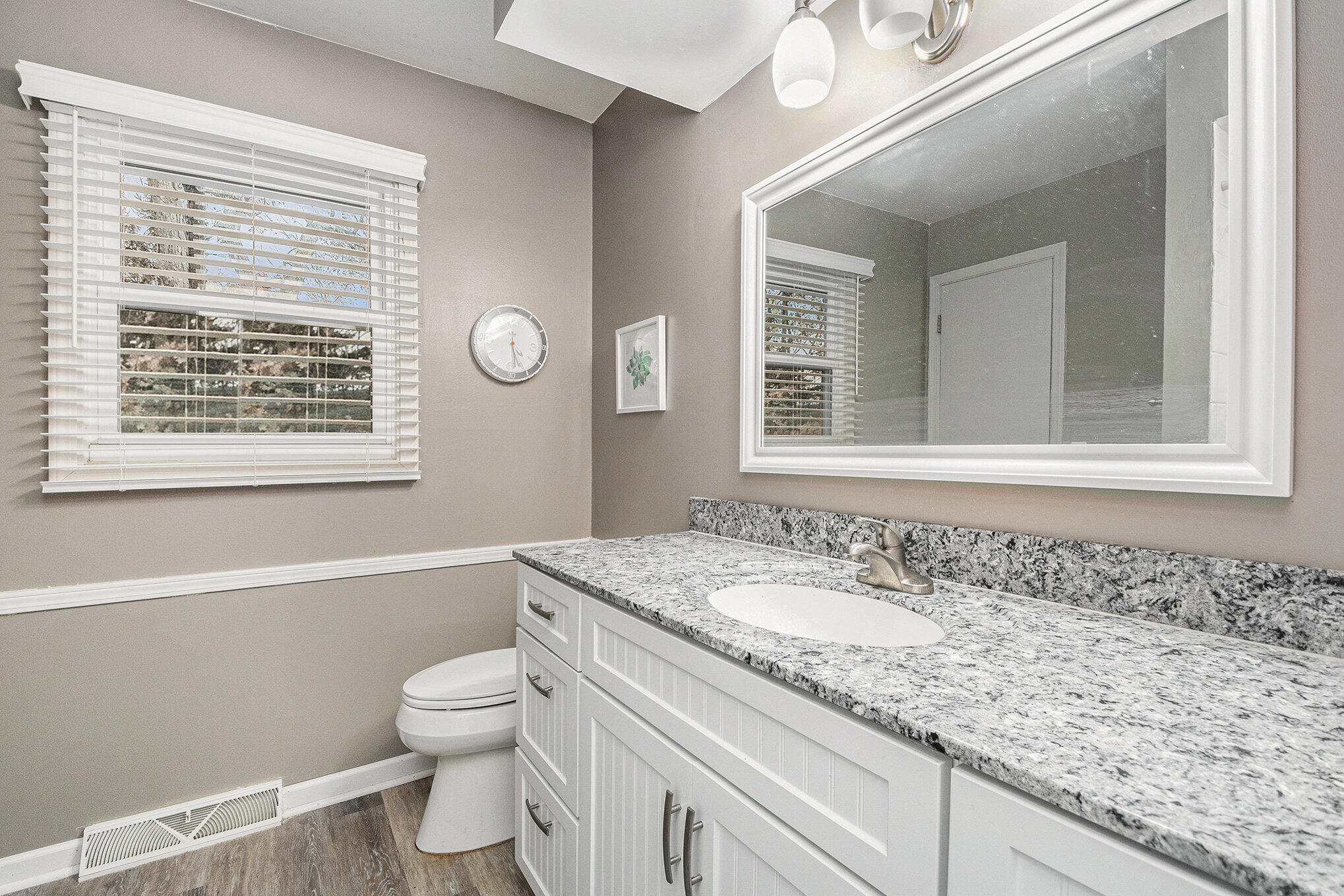 2493 Almar Street Jenison, MI 49428 - Photo 15 of 30 016_dsc_1462_338