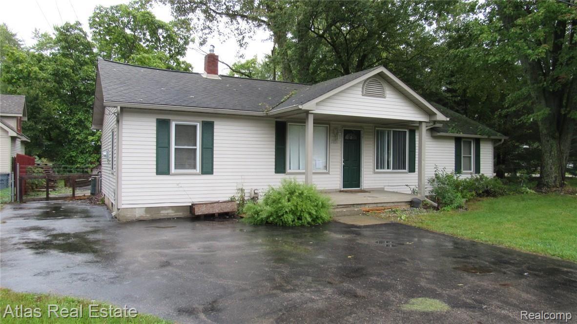 5008 North Vassar Road Flint, MI 48506 - Photo 1 of 6 IMG_0400.JPG