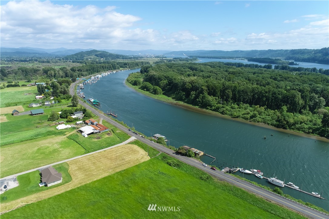 6400 B Willow Grove Road Longview, WA 98632 - Photo 2 of 26 a view of a city
