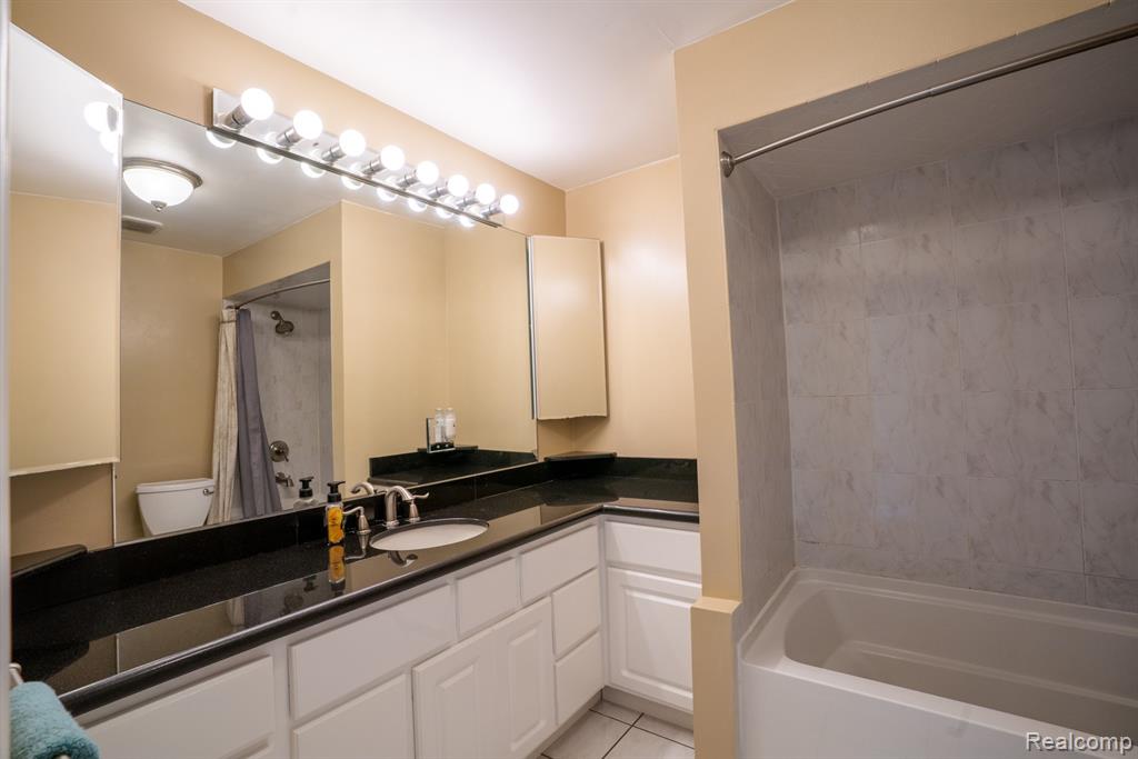 4205 Harding Street Dearborn Heights, MI 48125 - Photo 19 of 30
