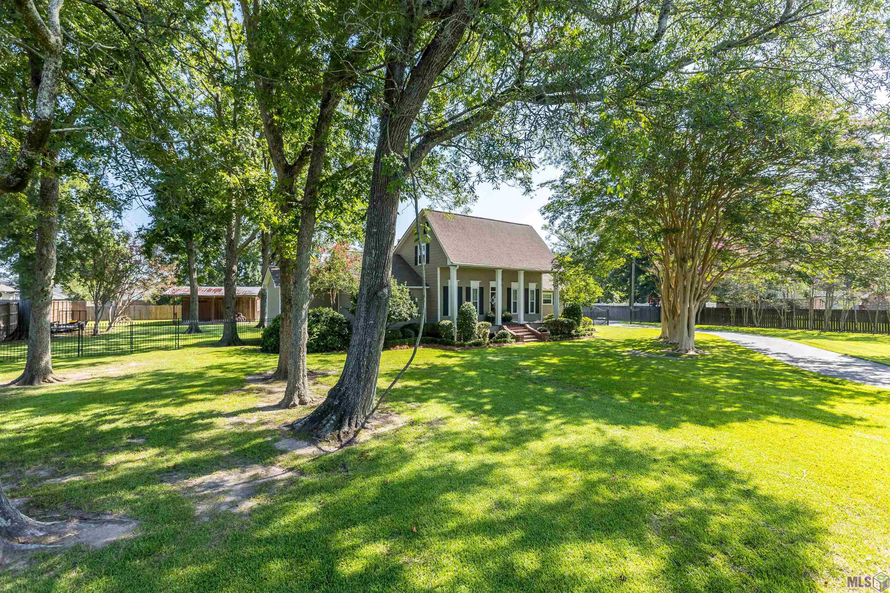 19081 Hoo Shoo Too Road Baton Rouge, LA 70817 - Photo 3 of 48