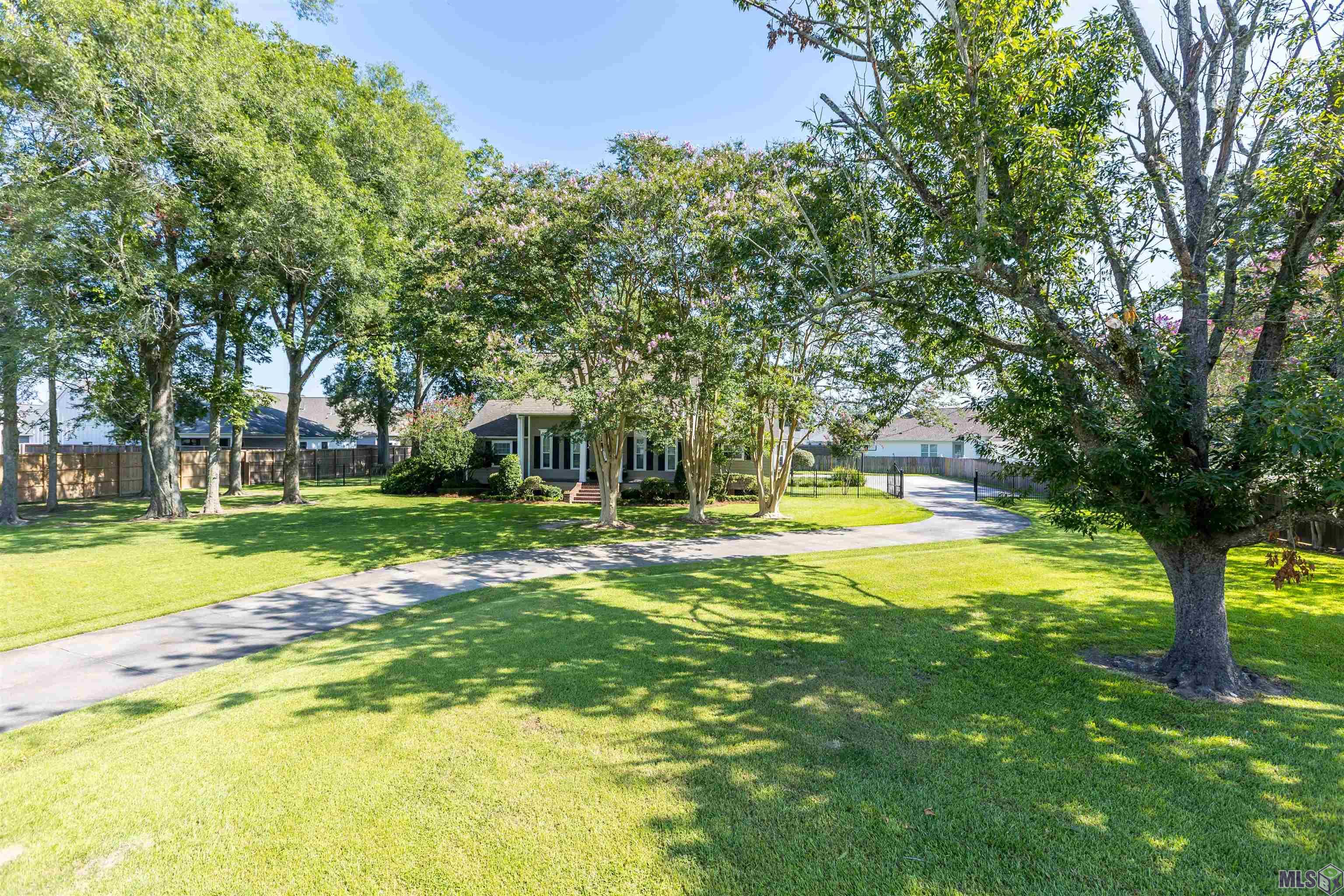 19081 Hoo Shoo Too Road Baton Rouge, LA 70817 - Photo 4 of 48