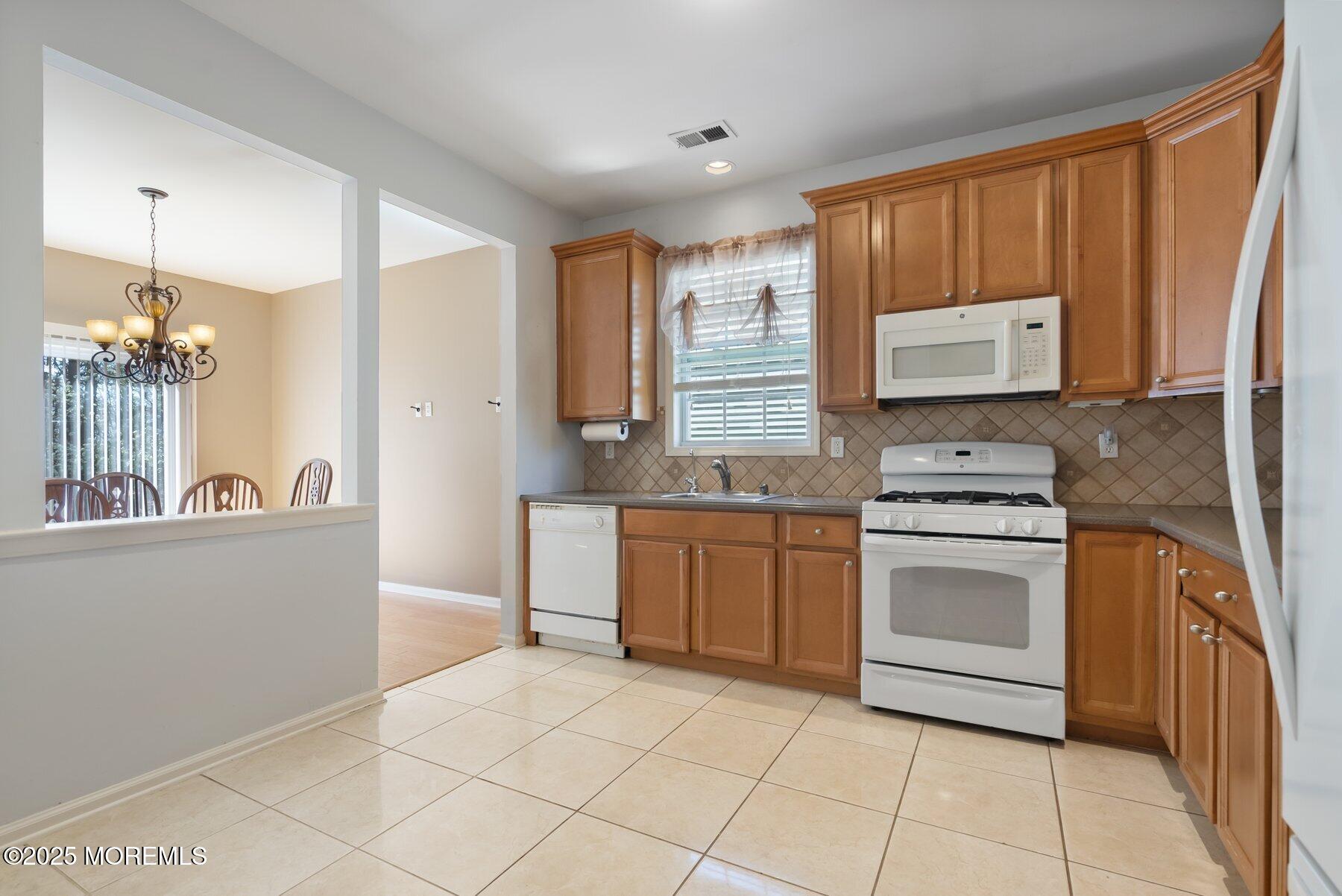 24 Little Leaf Lane Howell, NJ 07731 - Photo 17 of 32 24 Little Leaf Ln, Howell Township, NJ 0