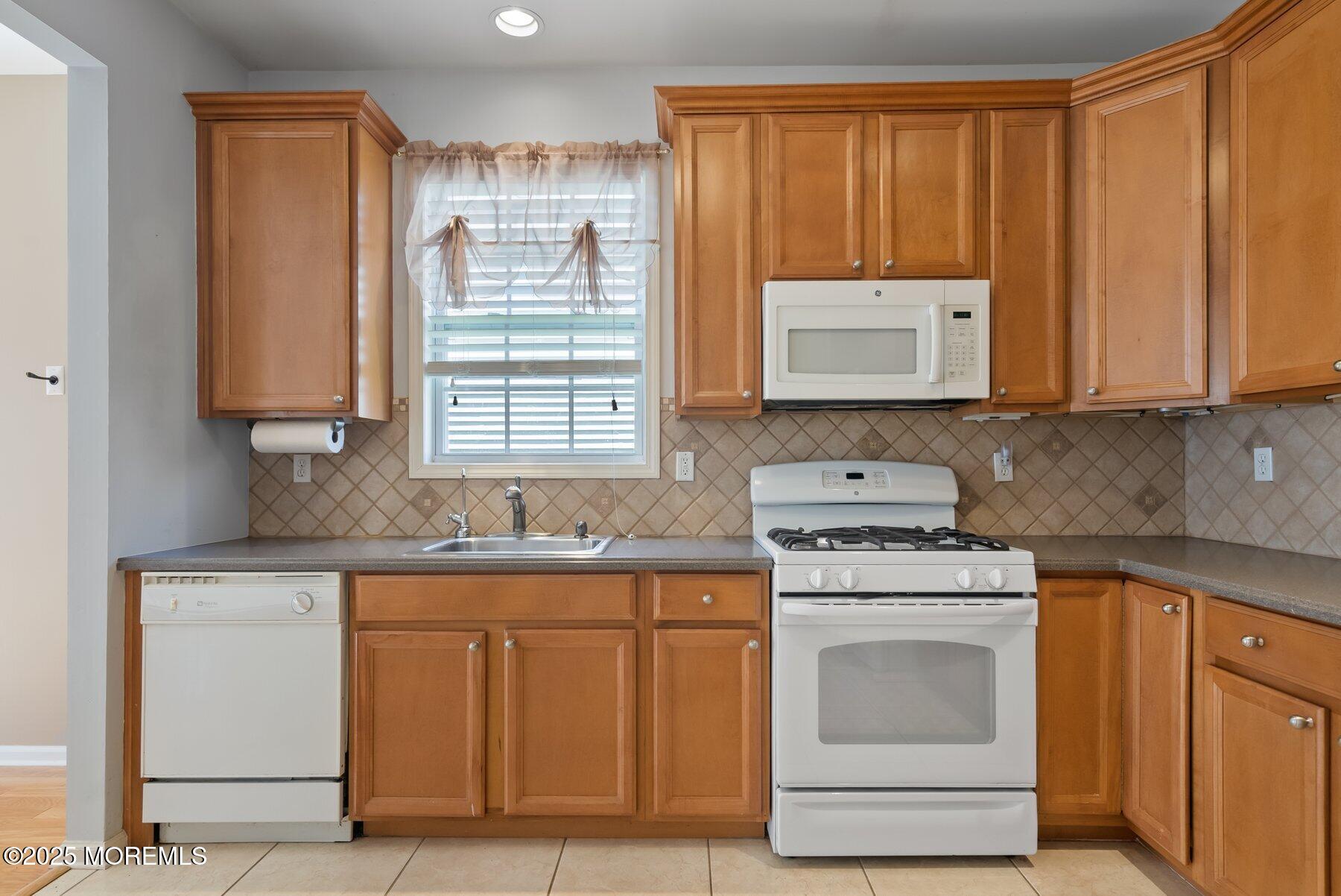 24 Little Leaf Lane Howell, NJ 07731 - Photo 20 of 32 24 Little Leaf Ln, Howell Township, NJ 0