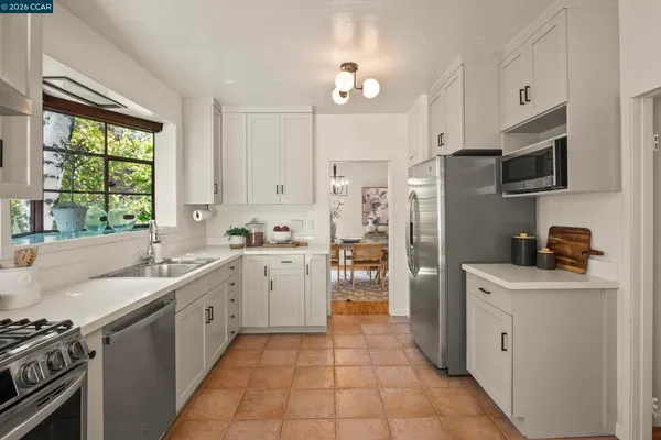 $1,595,000 | 7 Las Mesas Path, Orinda, CA 94563