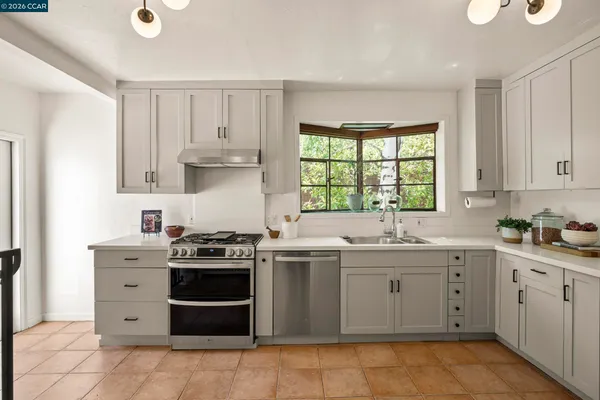 $1,595,000 | 7 Las Mesas Path, Orinda, CA 94563