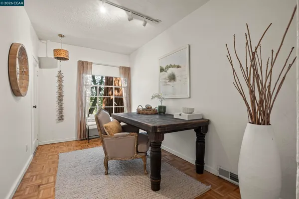 $1,595,000 | 7 Las Mesas Path, Orinda, CA 94563