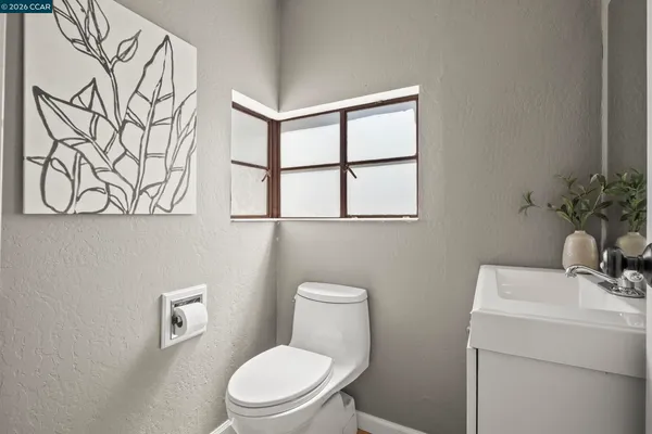 $1,595,000 | 7 Las Mesas Path, Orinda, CA 94563