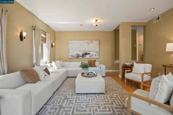 $1,595,000 | 7 Las Mesas Path, Orinda, CA 94563