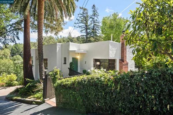 $1,595,000 | 7 Las Mesas Path, Orinda, CA 94563