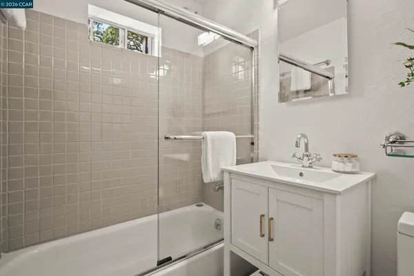 $1,595,000 | 7 Las Mesas Path, Orinda, CA 94563