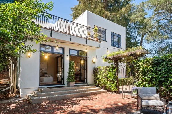 $1,595,000 | 7 Las Mesas Path, Orinda, CA 94563