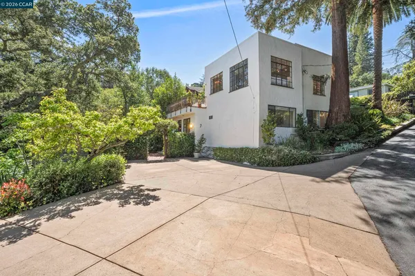 $1,595,000 | 7 Las Mesas Path, Orinda, CA 94563