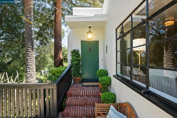 $1,595,000 | 7 Las Mesas Path, Orinda, CA 94563