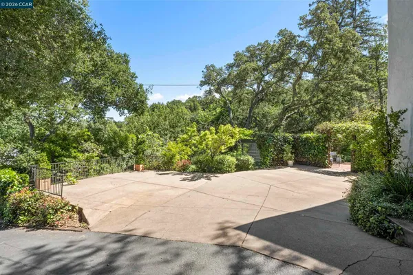 $1,595,000 | 7 Las Mesas Path, Orinda, CA 94563