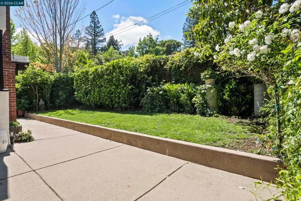 $1,595,000 | 7 Las Mesas Path, Orinda, CA 94563