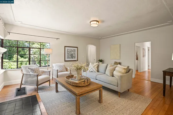 $1,595,000 | 7 Las Mesas Path, Orinda, CA 94563