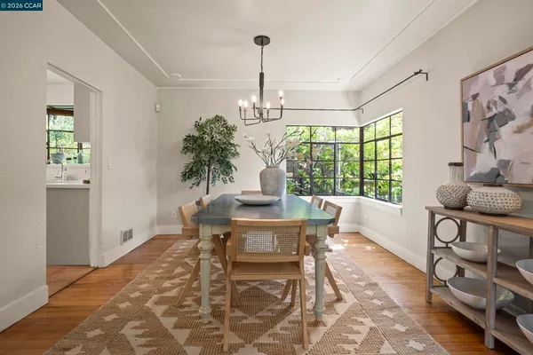 $1,595,000 | 7 Las Mesas Path, Orinda, CA 94563