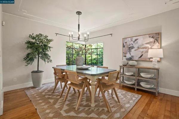 $1,595,000 | 7 Las Mesas Path, Orinda, CA 94563