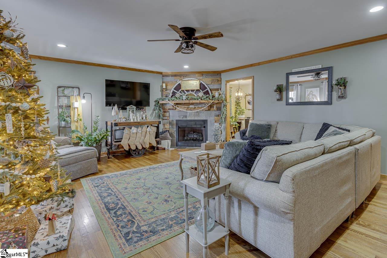 124 Hillside Circle Easley, SC 29640 - Photo 8 of 50