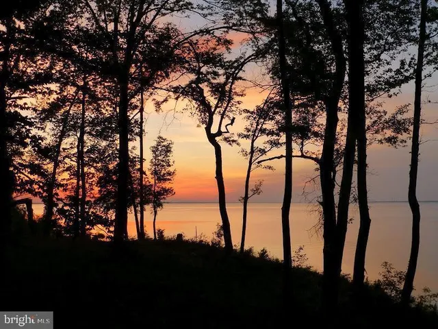 $540,000 | 1077 North Independence Drive, Montross, VA 22520