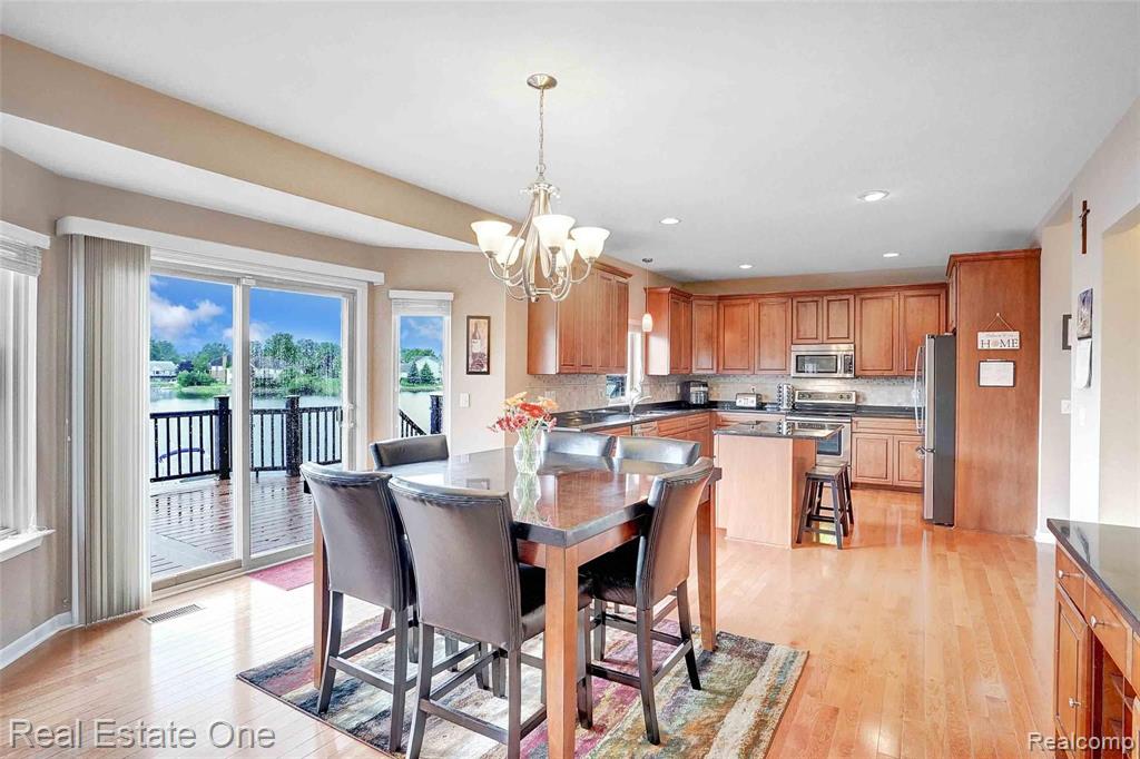 1838 Mackwood Road Rochester, MI 48307 - Photo 19 of 44