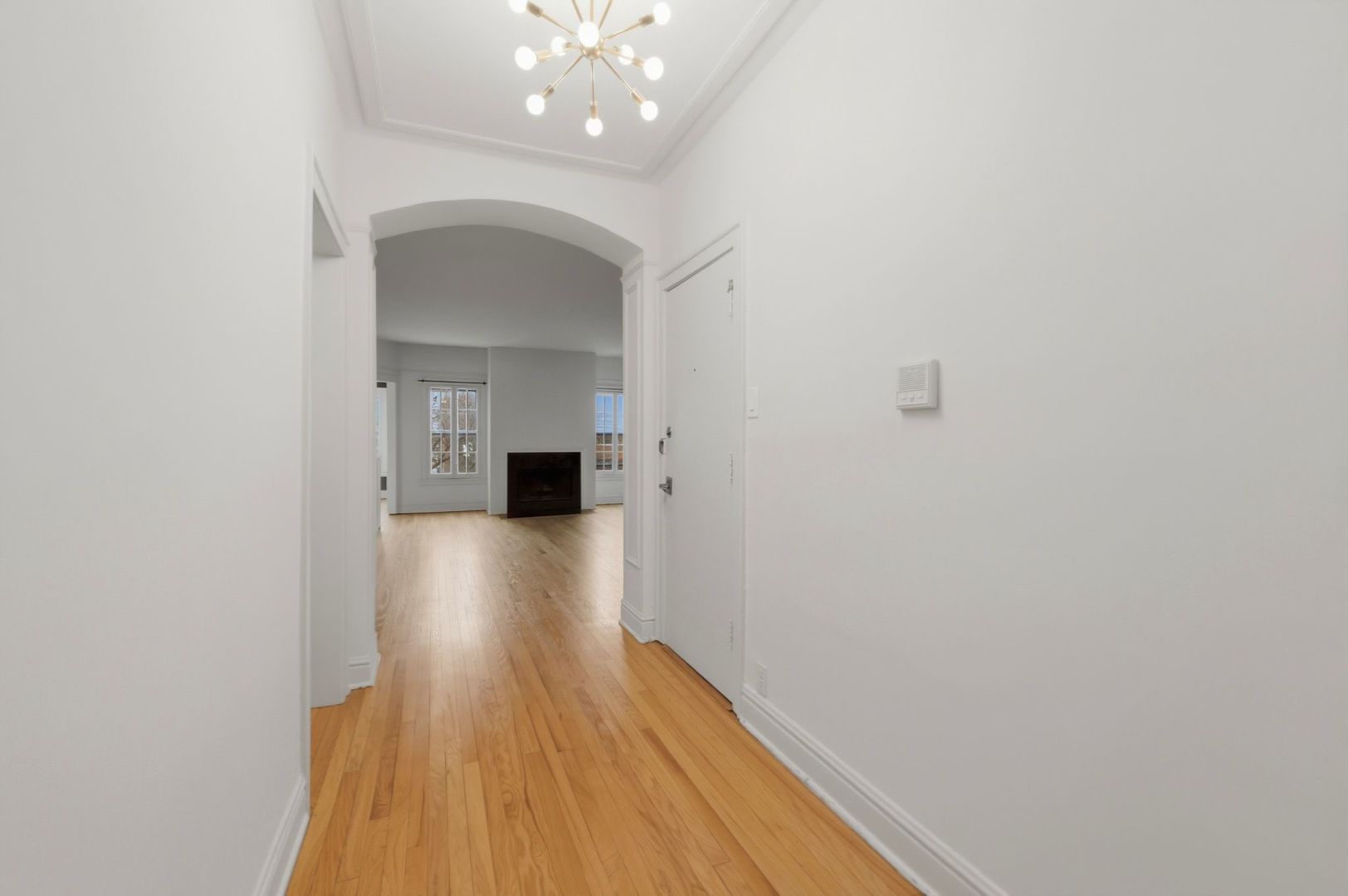 540 Sheridan Road, Unit 3 Evanston, IL 60202 - Photo 5 of 29