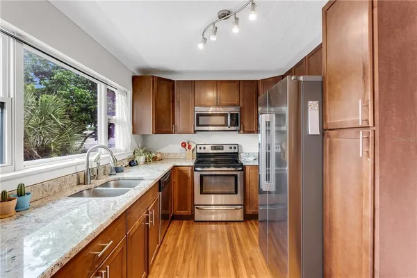 $349,900 | 2425 36th Avenue North, St. Petersburg, FL 33713