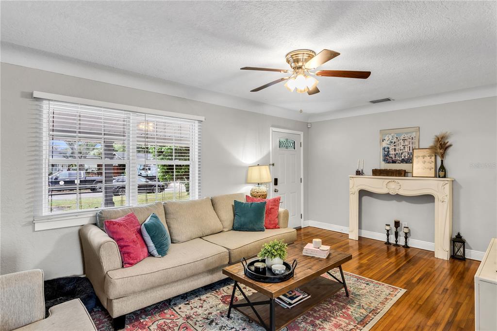 2425 36th Avenue North St. Petersburg, FL 33713 - Photo 8 of 32 a living room with furniture and a large window