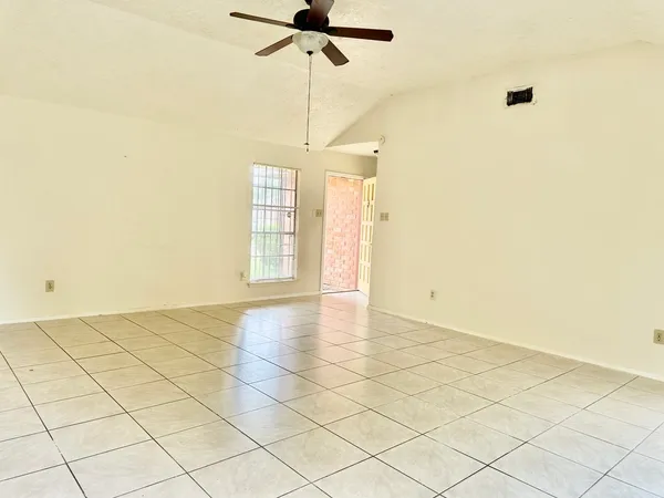 $1,295 | 2015 Lazy Lane, Missouri City, TX 77489