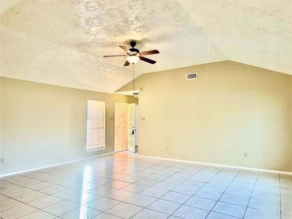 $1,295 | 2015 Lazy Lane, Missouri City, TX 77489