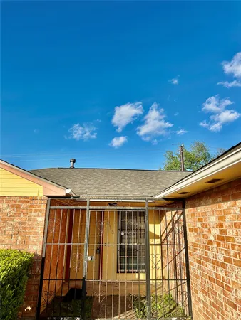 $1,295 | 2015 Lazy Lane, Missouri City, TX 77489