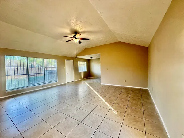 $1,295 | 2015 Lazy Lane, Missouri City, TX 77489