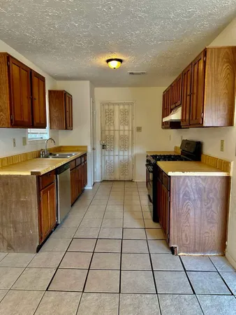 $1,295 | 2015 Lazy Lane, Missouri City, TX 77489