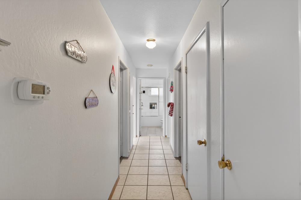 10649 Campana Way Rancho Cordova, CA 95670 - Photo 27 of 40 a view of a hallway