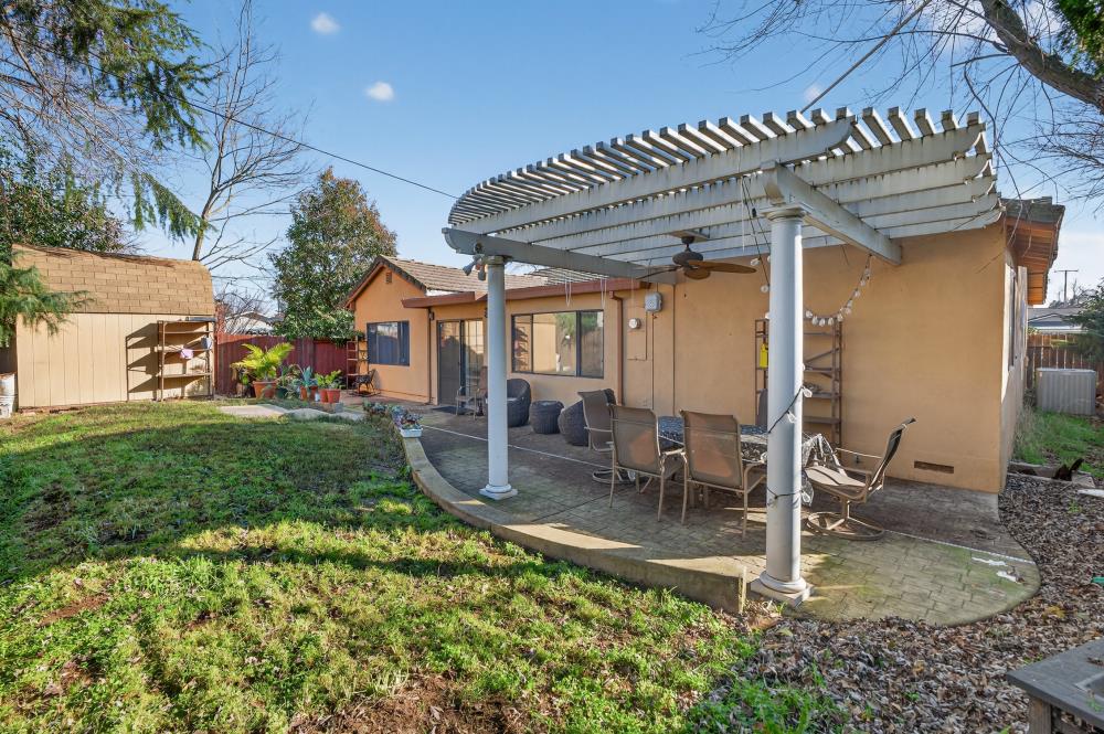 10649 Campana Way Rancho Cordova, CA 95670 - Photo 32 of 40 a view of a house with a patio