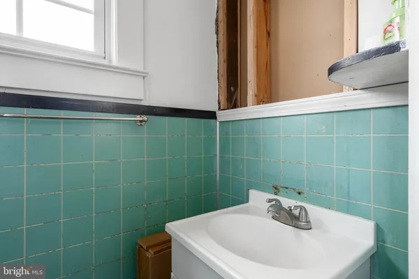 $174,990 | 402 East Poplar Street, Seaford, DE 19973