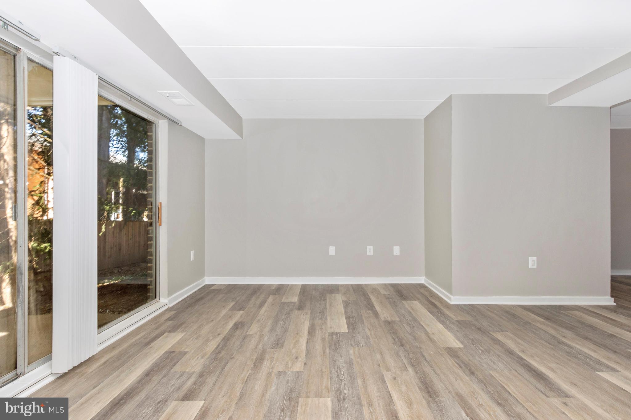 3342 Hewitt Avenue, Unit 31B Silver Spring, MD 20906 - Photo 10 of 71 Living Room