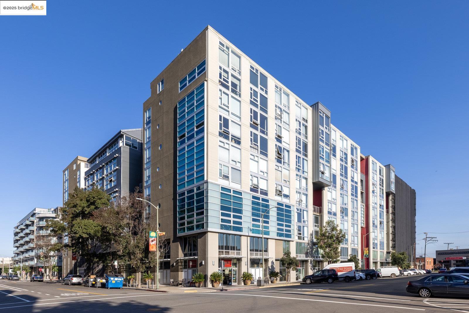 311 Oak Street, Unit 829 Oakland, CA 94607 - Photo 2 of 32
