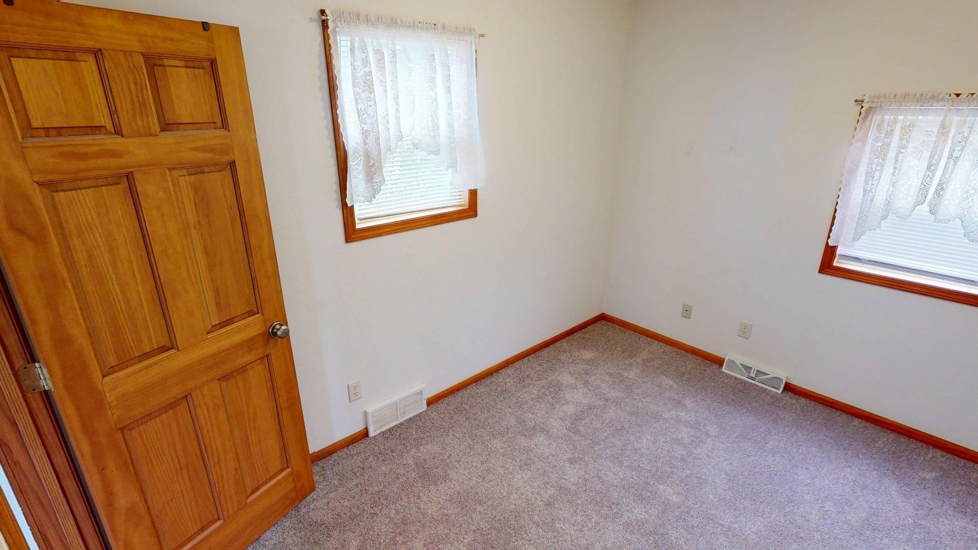 2700 Jackson Street Two Rivers, WI 54241 - Photo 11 of 19 IMG_0034
