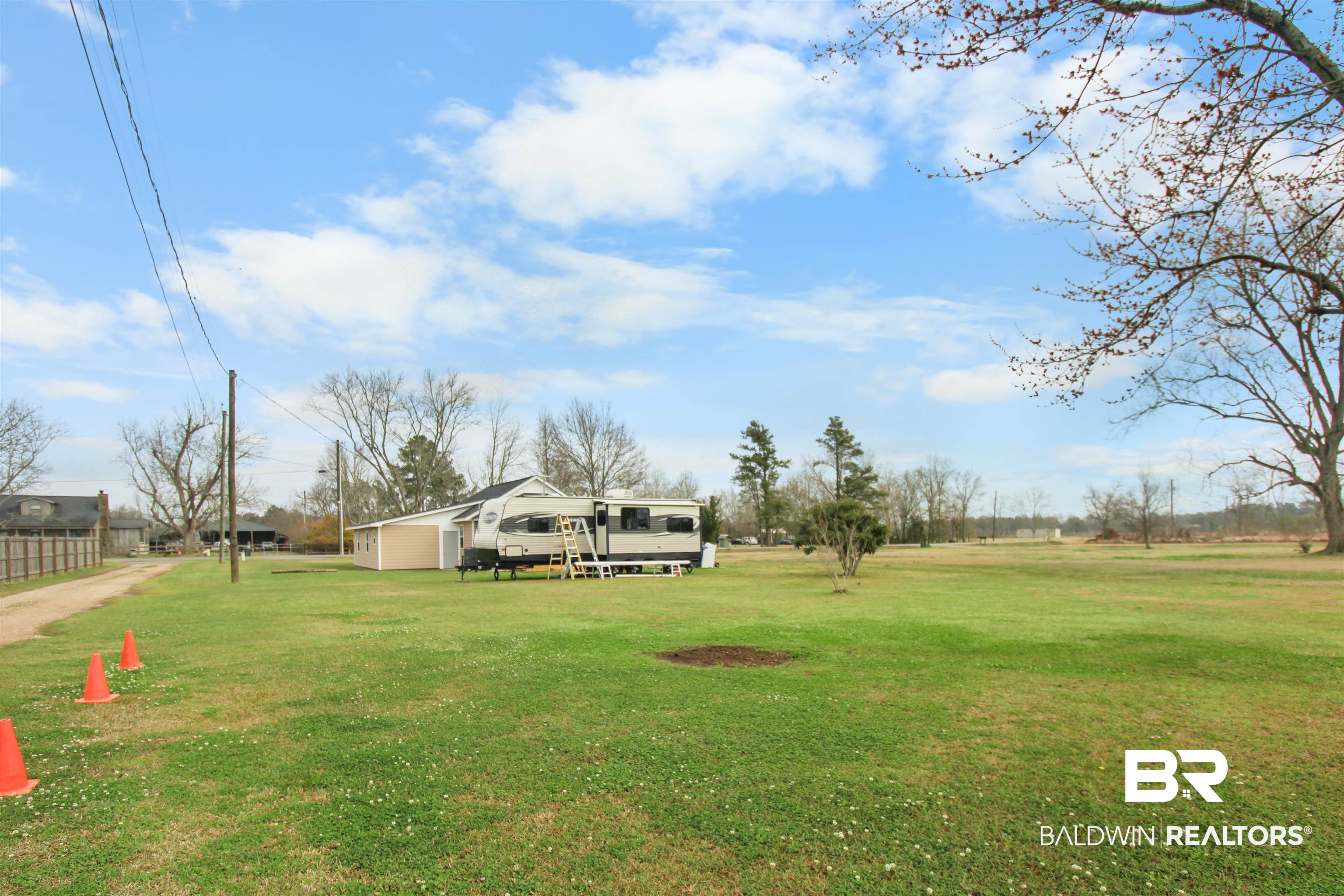 17622 Brewer Road Foley, AL 36535 - Photo 25 of 26 View of green lawn