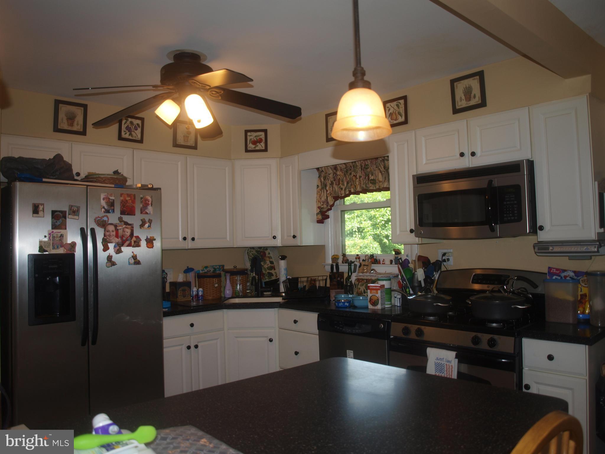 601 Arlewood Road Baltimore, MD 21228 - Photo 5 of 19 Overlooking Breakfast bar