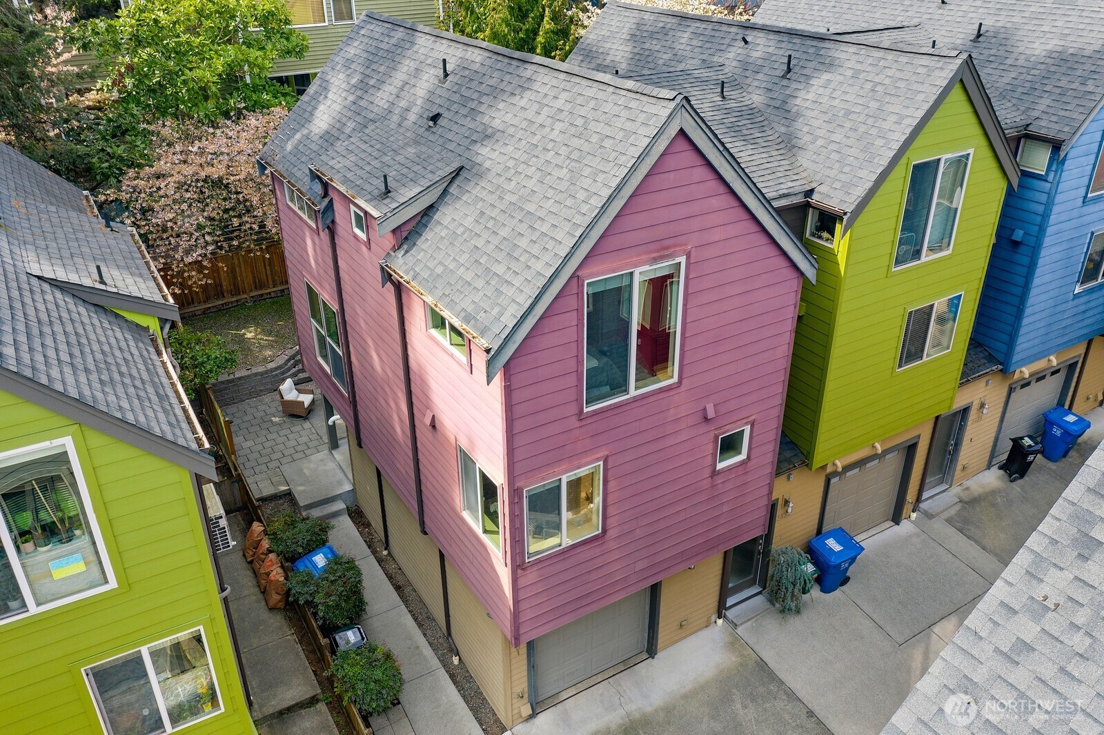 3431 Meridian Avenue North Seattle, WA 98103 - Photo 20 of 24