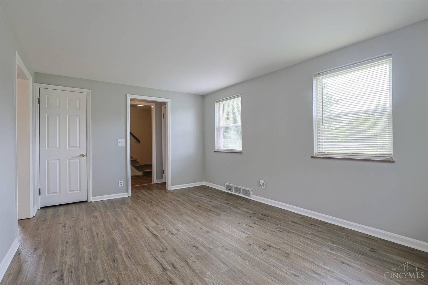 6800 Cheviot Road Cincinnati, OH 45247 - Photo 6 of 35