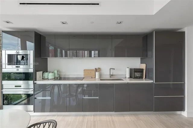 $759,000 | 1451 Brickell Avenue, Unit 1204, Miami, FL 33131